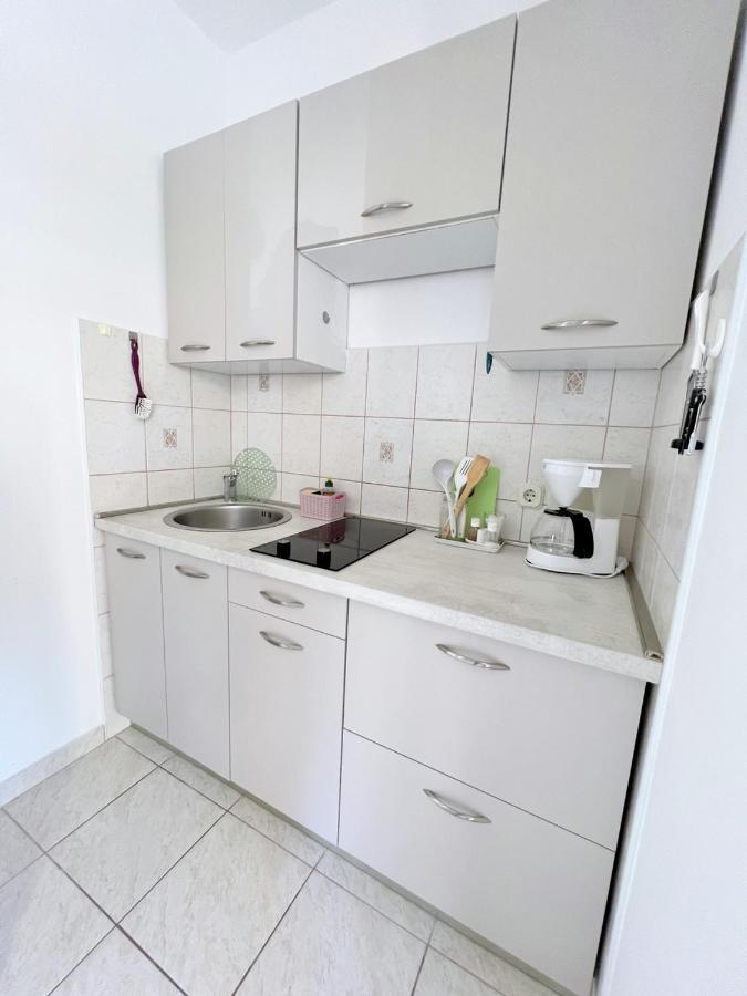 Miramar Apartments Банёл Экстерьер фото