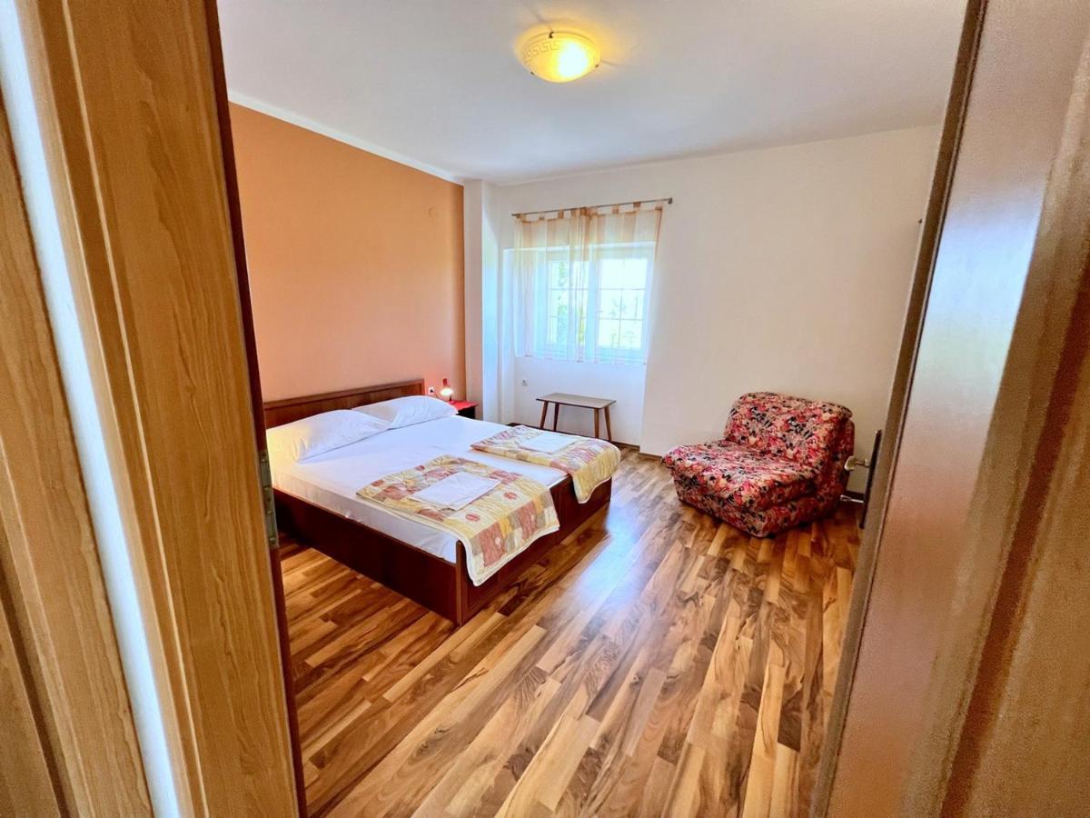 Miramar Apartments Банёл Экстерьер фото