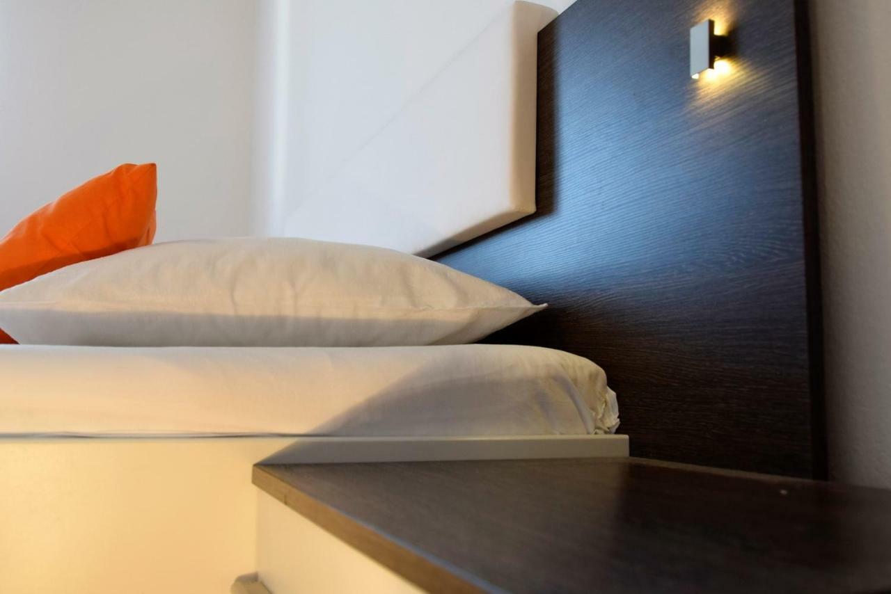 Miramar Apartments Банёл Экстерьер фото
